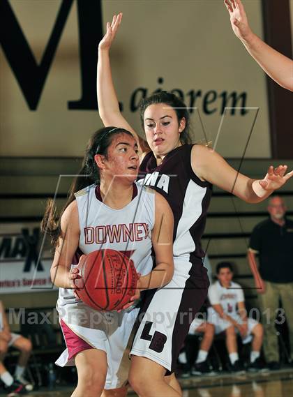 Thumbnail 3 in Downey vs. Laguna Beach (MaxPreps Holiday Classic) photogallery.