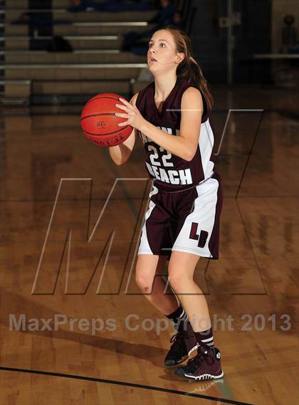 Thumbnail 2 in Downey vs. Laguna Beach (MaxPreps Holiday Classic) photogallery.