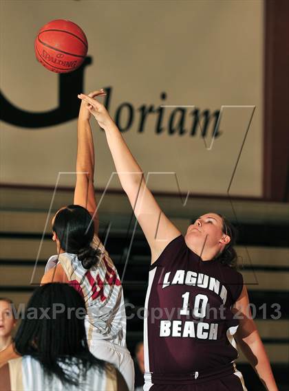Thumbnail 2 in Downey vs. Laguna Beach (MaxPreps Holiday Classic) photogallery.