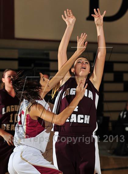 Thumbnail 3 in Downey vs. Laguna Beach (MaxPreps Holiday Classic) photogallery.