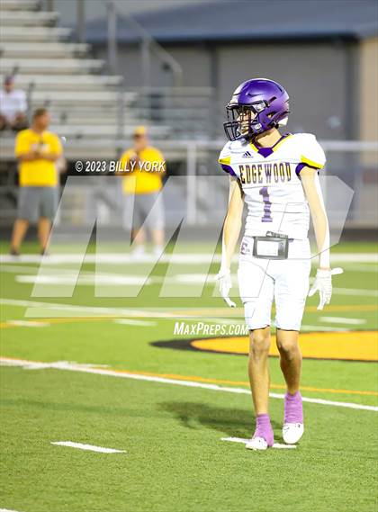 Thumbnail 3 in Grand Saline vs Edgewood photogallery.