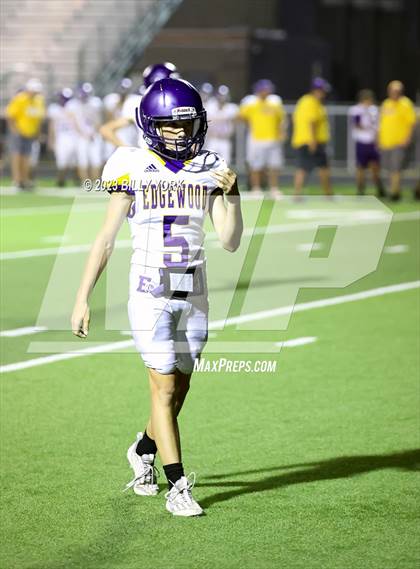 Thumbnail 2 in Grand Saline vs Edgewood photogallery.