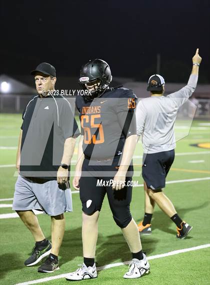 Thumbnail 2 in Grand Saline vs Edgewood photogallery.
