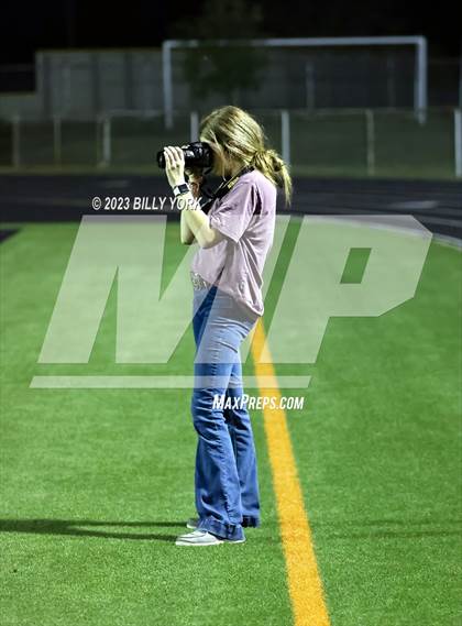 Thumbnail 1 in Grand Saline vs Edgewood photogallery.