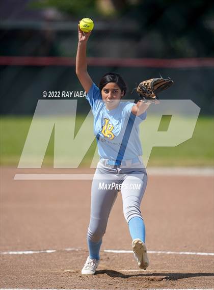 Thumbnail 2 in Burbank @ Laguna Creek photogallery.