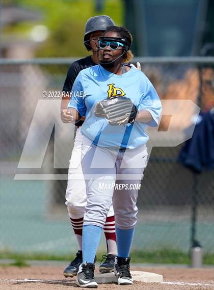 Thumbnail 1 in Burbank @ Laguna Creek photogallery.