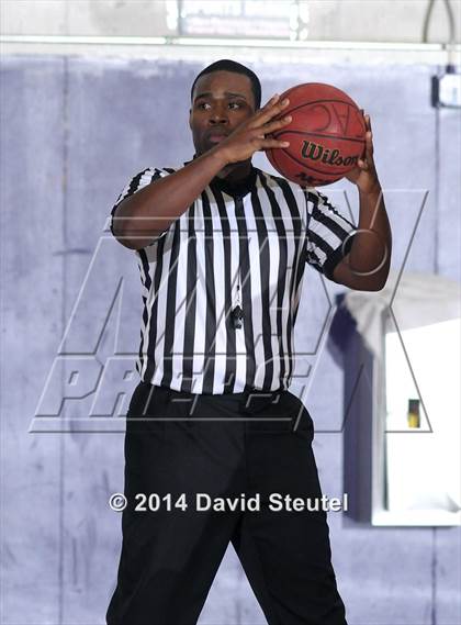 Thumbnail 3 in Christian Brothers vs. Lawndale (St. Hope Elite Classic) photogallery.