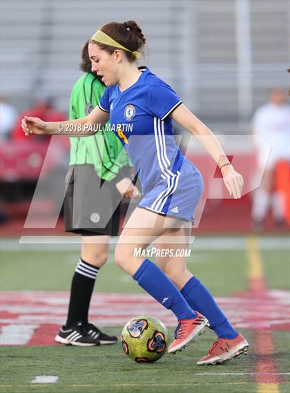Thumbnail 3 in Benet Academy vs. Lyons photogallery.