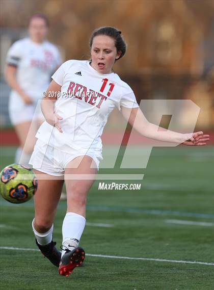 Thumbnail 3 in Benet Academy vs. Lyons photogallery.