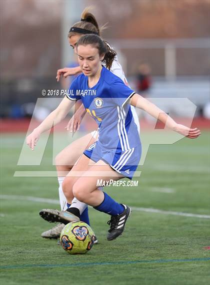 Thumbnail 3 in Benet Academy vs. Lyons photogallery.