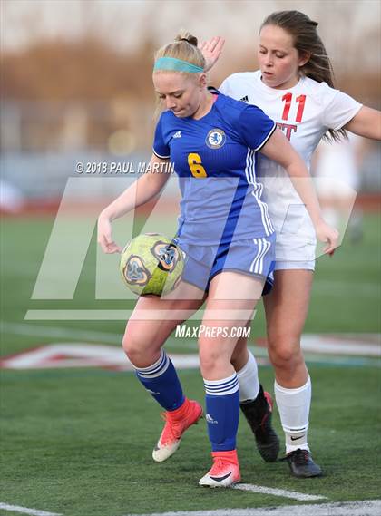 Thumbnail 1 in Benet Academy vs. Lyons photogallery.