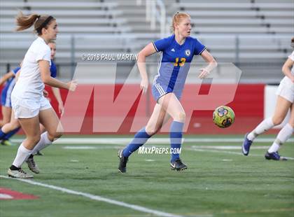 Thumbnail 2 in Benet Academy vs. Lyons photogallery.