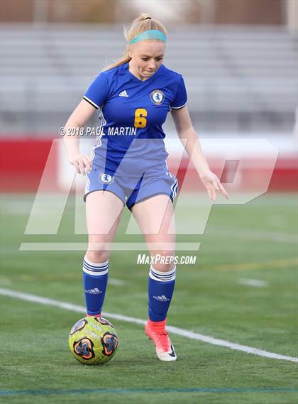 Thumbnail 3 in Benet Academy vs. Lyons photogallery.