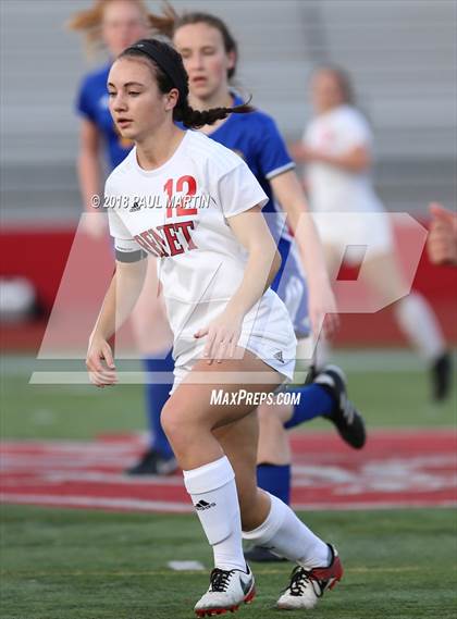 Thumbnail 2 in Benet Academy vs. Lyons photogallery.