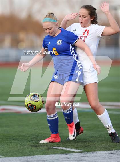 Thumbnail 3 in Benet Academy vs. Lyons photogallery.