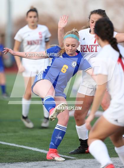 Thumbnail 3 in Benet Academy vs. Lyons photogallery.