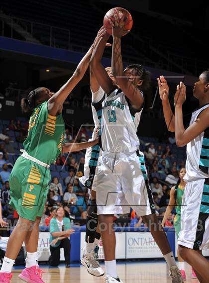 Thumbnail 1 in Long Beach Poly vs. Canyon Springs (CIF SoCal Regional D1 Final) photogallery.