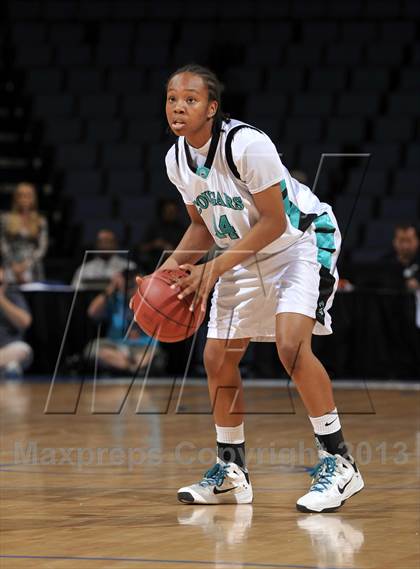 Thumbnail 3 in Long Beach Poly vs. Canyon Springs (CIF SoCal Regional D1 Final) photogallery.