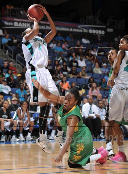 Thumbnail 2 in Long Beach Poly vs. Canyon Springs (CIF SoCal Regional D1 Final) photogallery.