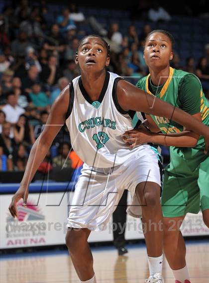 Thumbnail 3 in Long Beach Poly vs. Canyon Springs (CIF SoCal Regional D1 Final) photogallery.