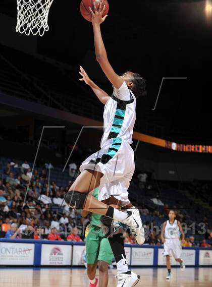 Thumbnail 3 in Long Beach Poly vs. Canyon Springs (CIF SoCal Regional D1 Final) photogallery.