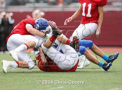 Thumbnail 3 in Geneseo vs. Red Jacket (Section 5 Class D Semifinal) photogallery.