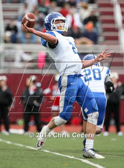 Thumbnail 1 in Geneseo vs. Red Jacket (Section 5 Class D Semifinal) photogallery.
