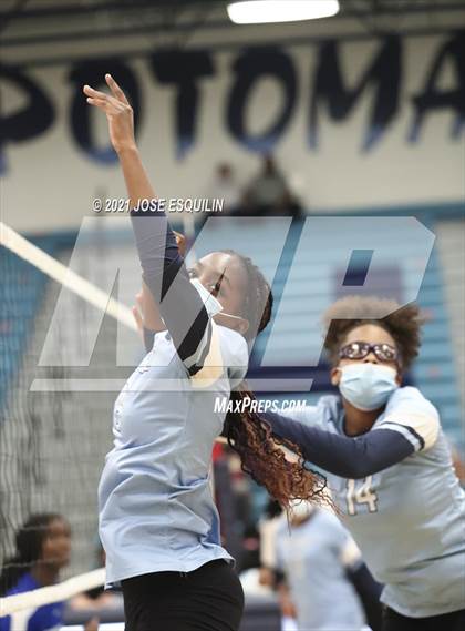 Thumbnail 3 in Potomac vs Forest Park photogallery.