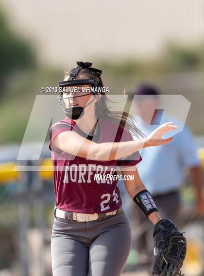 Thumbnail 3 in Norfolk vs. Lincoln Northeast photogallery.
