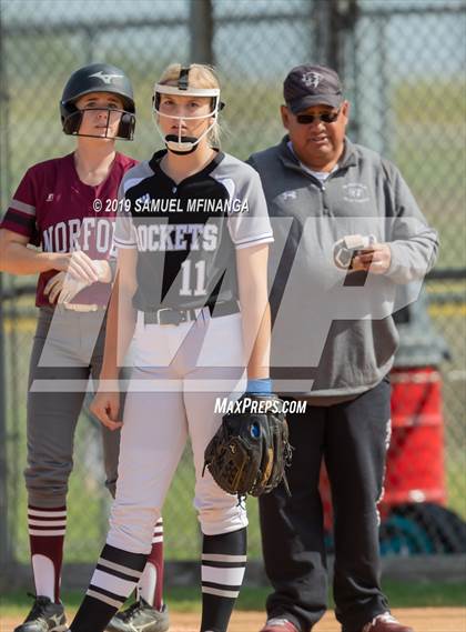 Thumbnail 2 in Norfolk vs. Lincoln Northeast photogallery.