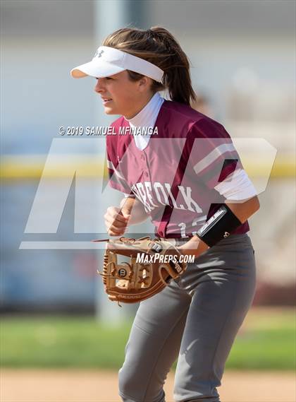 Thumbnail 1 in Norfolk vs. Lincoln Northeast photogallery.