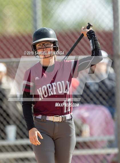 Thumbnail 1 in Norfolk vs. Lincoln Northeast photogallery.
