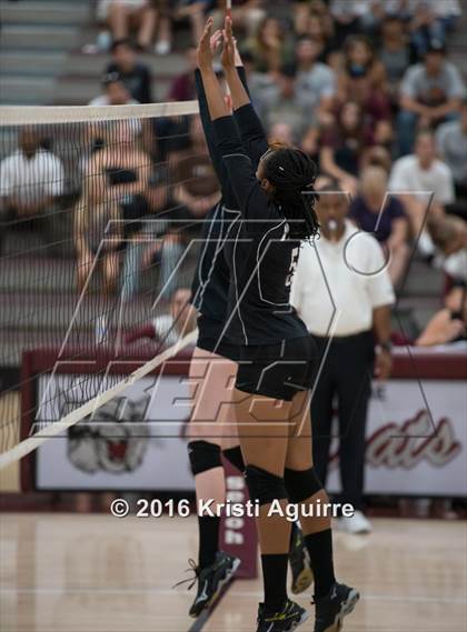 Thumbnail 2 in Paloma Valley vs. Murrieta Mesa photogallery.