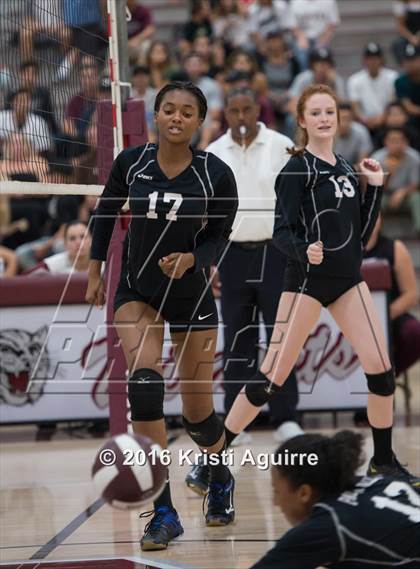 Thumbnail 2 in Paloma Valley vs. Murrieta Mesa photogallery.