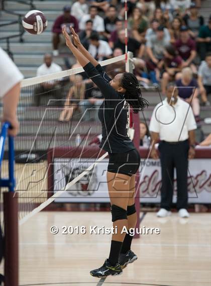 Thumbnail 3 in Paloma Valley vs. Murrieta Mesa photogallery.