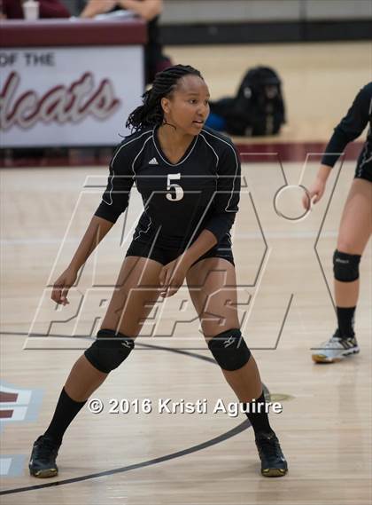 Thumbnail 3 in Paloma Valley vs. Murrieta Mesa photogallery.