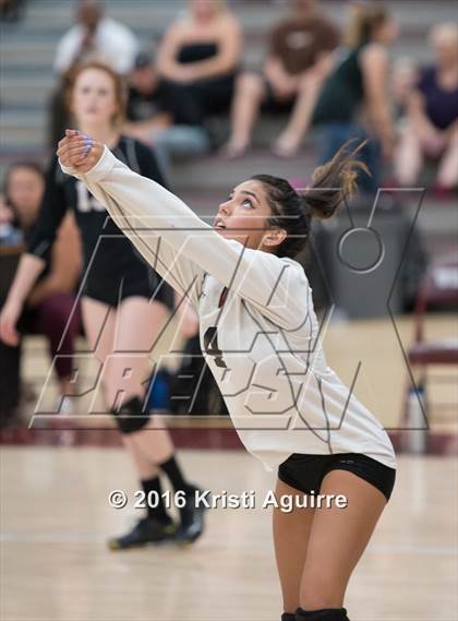 Thumbnail 2 in Paloma Valley vs. Murrieta Mesa photogallery.