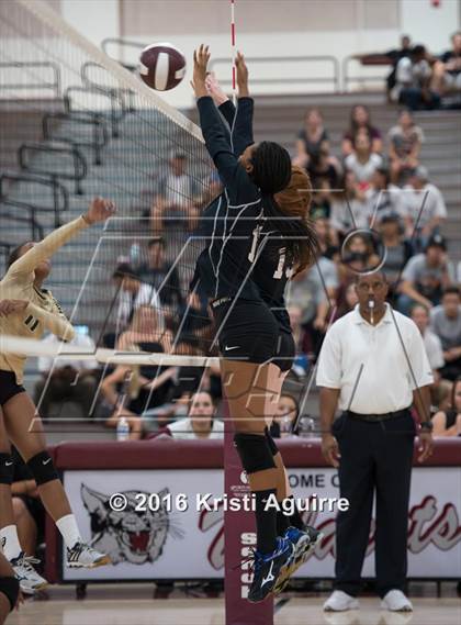 Thumbnail 1 in Paloma Valley vs. Murrieta Mesa photogallery.