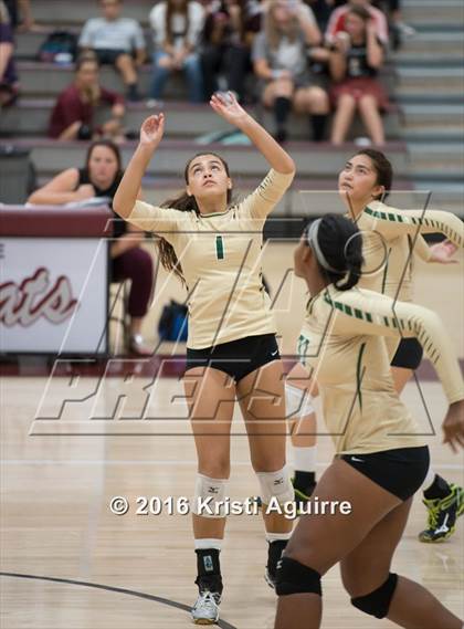 Thumbnail 2 in Paloma Valley vs. Murrieta Mesa photogallery.