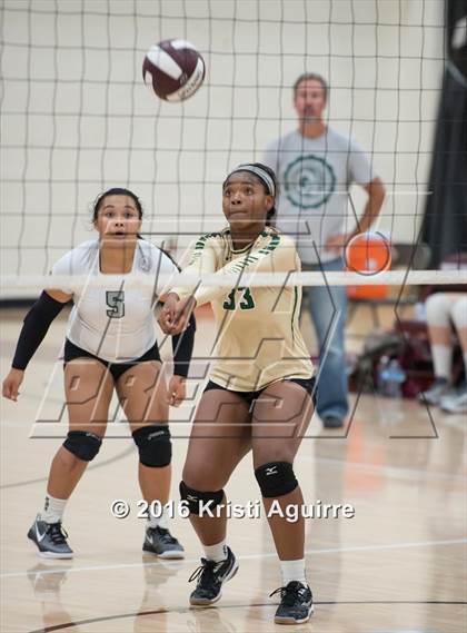 Thumbnail 3 in Paloma Valley vs. Murrieta Mesa photogallery.