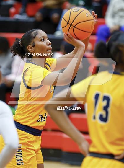 Thumbnail 2 in Union Grove vs. Eagle's Landing (Region 2-AAAAA Tournament) photogallery.