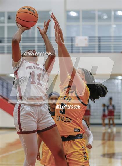 Thumbnail 1 in Union Grove vs. Eagle's Landing (Region 2-AAAAA Tournament) photogallery.