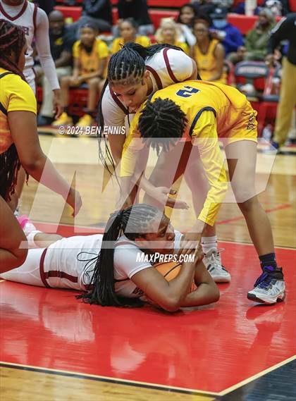 Thumbnail 2 in Union Grove vs. Eagle's Landing (Region 2-AAAAA Tournament) photogallery.