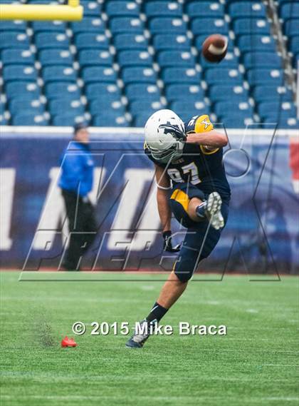 Thumbnail 1 in Everett vs. Xaverian Brothers (MIAA Division 1 Final) photogallery.