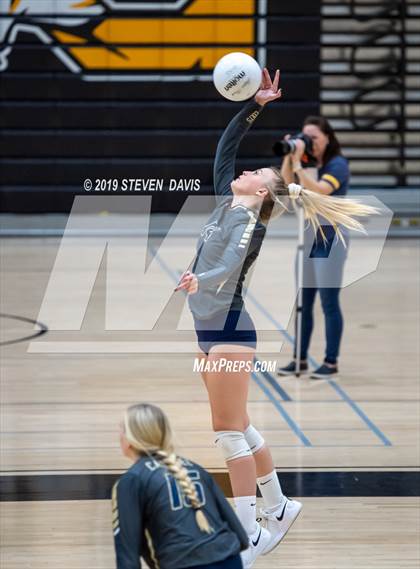 Thumbnail 1 in Casteel vs Gilbert photogallery.