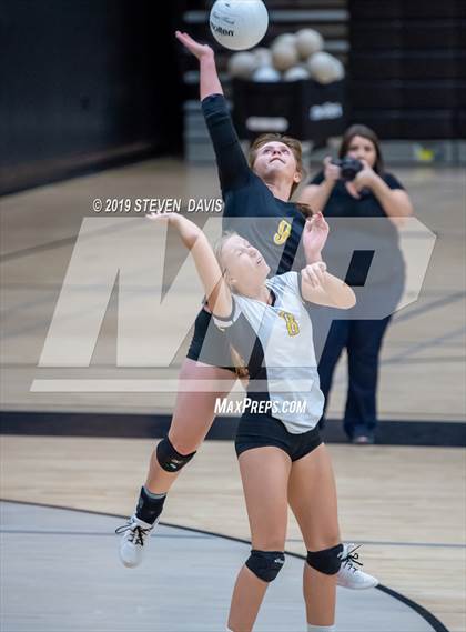 Thumbnail 2 in Casteel vs Gilbert photogallery.