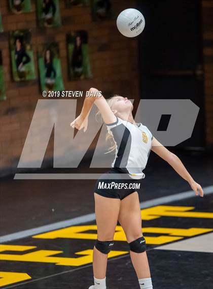 Thumbnail 3 in Casteel vs Gilbert photogallery.