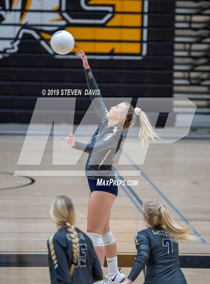 Thumbnail 1 in Casteel vs Gilbert photogallery.