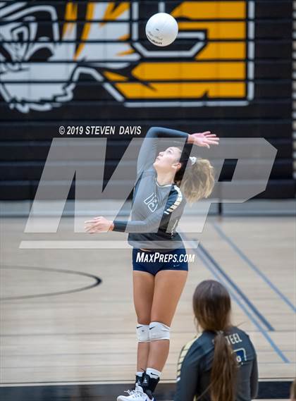 Thumbnail 1 in Casteel vs Gilbert photogallery.