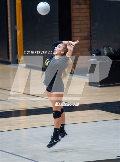 Thumbnail 1 in Casteel vs Gilbert photogallery.